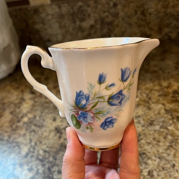 Vintage Royal Grafton Bluebells Floral Pitcher Fine Bone China England - Picture 15 of 15